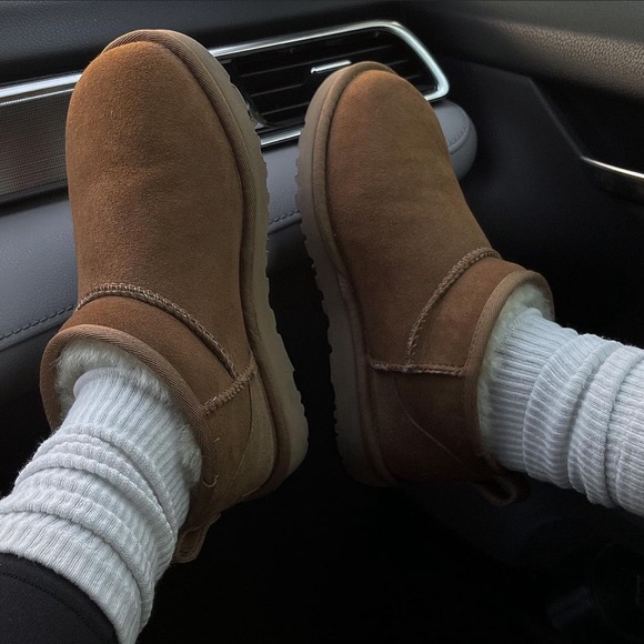 NWT UGG ULTRA MINI CLASSIC BOOTS Shoes - Picture 8 of 15